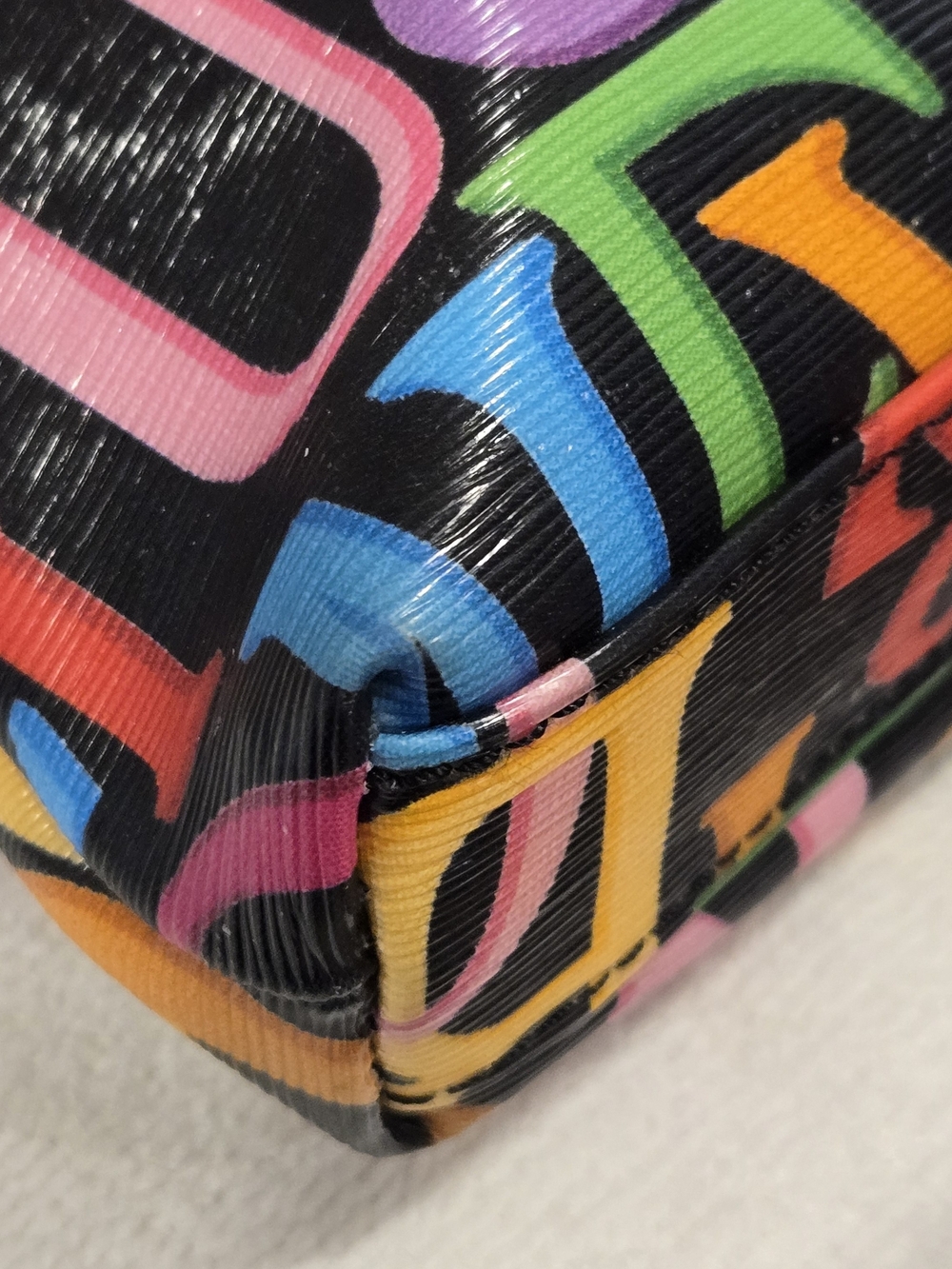 Dooney & Bourke Vintage/Y2K Multicolor Signature Crossbody Bag with Tan Strap - Picture 7 of 14